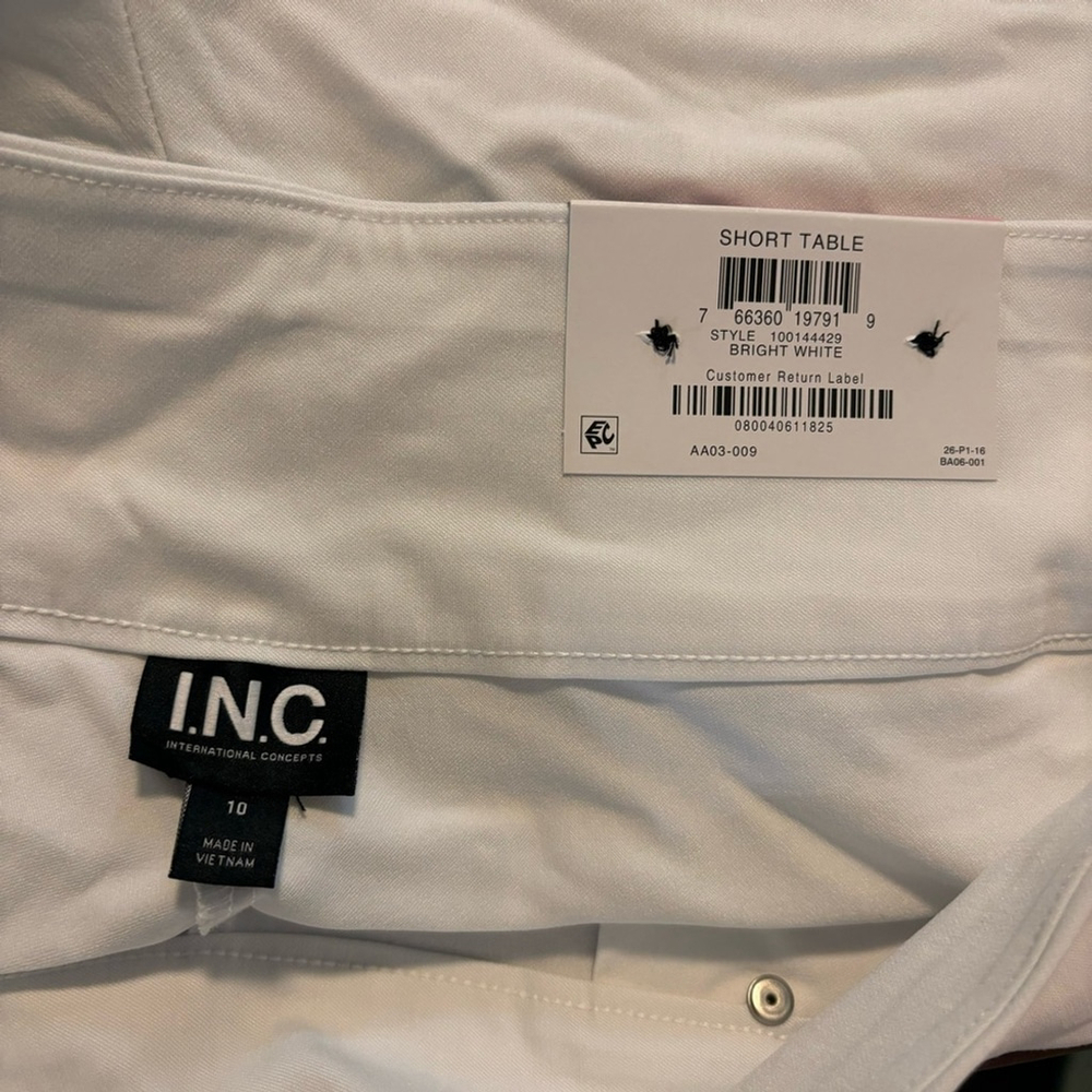 I.N.C. International Concepts Women's Curvy White Mid Rise Pull-On Shorts NWT - Picture 8 of 10